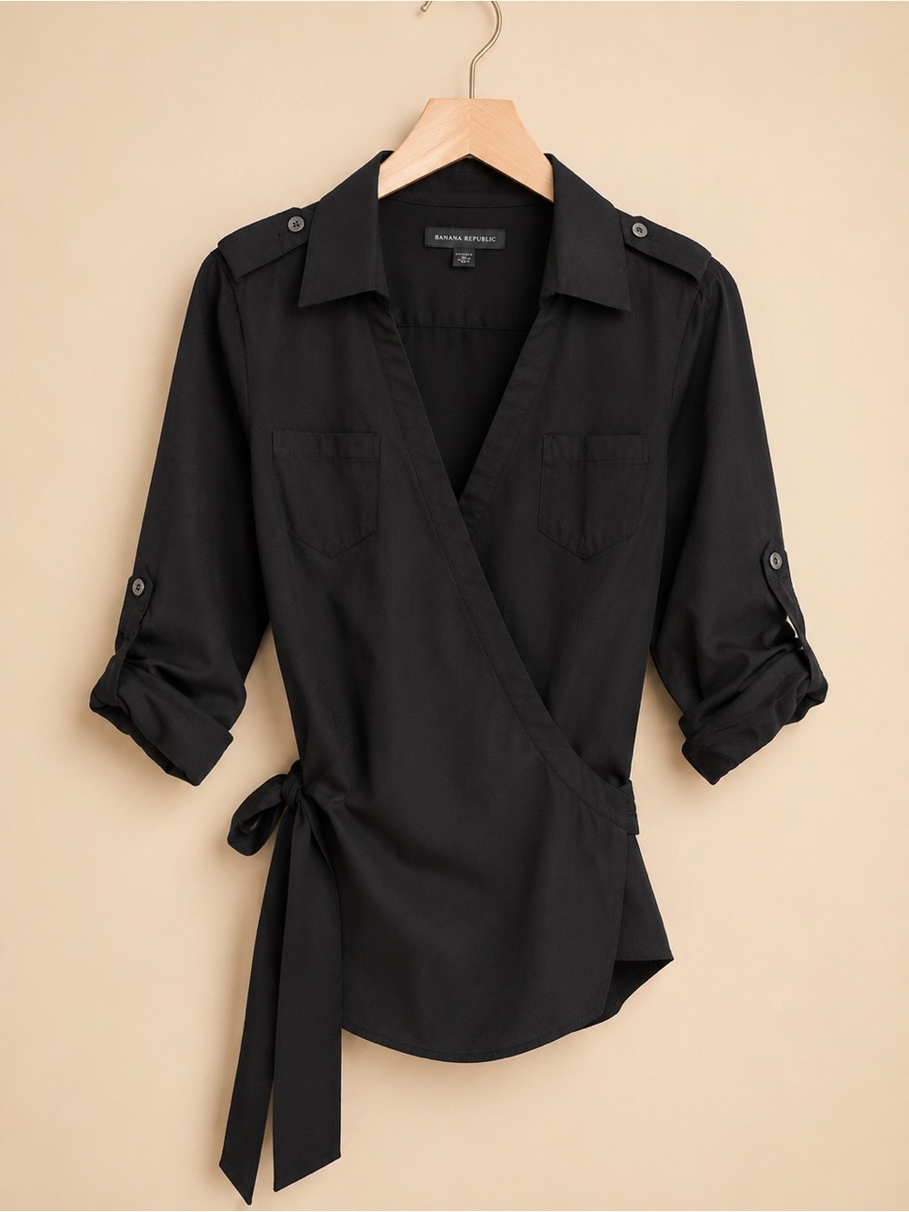 Banana Republic Black Wrap women Blouse-Like new!! Gorgeous! ✨